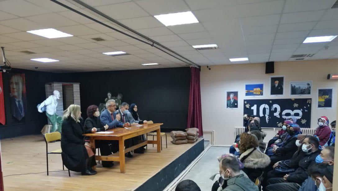 İlçe Milli Eğitim Müdürümüz Mehmet ÇELEBİ  Şehit Ali Şen Korkut Ortaokulu  Velileriyle Toplantı Yaptı.